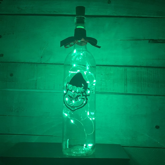 Grinch face with santa hat wine bottle lantern - Picture 5 of 9